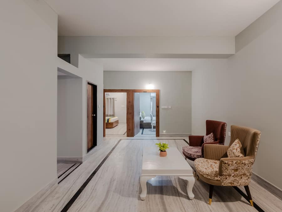 Premium Room | In-room safe, desk, iron/ironing board, bed sheets