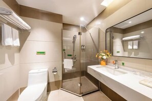 Room - Vienna Classic Hotel （ ZhanJiang coastal park sea view gallery hotel ） (Zhanjiang)