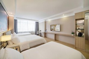 Room - Vienna Classic Hotel （ ZhanJiang coastal park sea view gallery hotel ） (Zhanjiang)