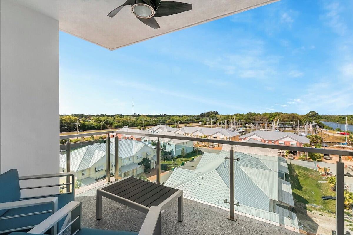 Elite Studio | Balcony view