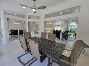 Dining - Luxury at its best, All the Bells and whistles one desires. Close to all.. (Cape Coral)
