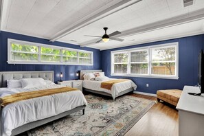 3 bedrooms, iron/ironing board, WiFi, bed sheets - Christian Brothers Getaway (Memphis)