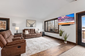 Smart TV, ping pong, music library, stereo