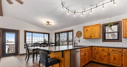 LAKE HOME ON PELICAN!! Just a short walk away from food, live music, & golf!