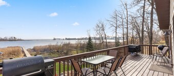 LAKE HOME ON PELICAN!! Just a short walk away from food, live music, & golf!