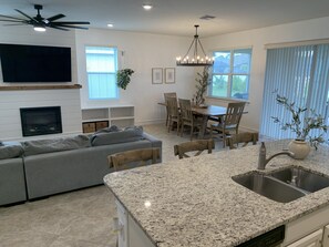 Interior - SAGE SERENITY PLACE - gated community with free parking and amenities (Cape Coral)