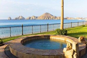 Outdoor spa tub - Villa La Estancia - Cabos - Gorgeous condo, beach, pools, spa, dining and more! (Cabo San Lucas)