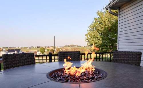 Hilltop Haven |Slower Pace, Timeless Views