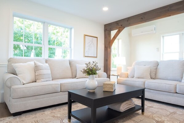 Smart TV - Hilltop Haven |Slower Pace, Timeless Views (Quarryville)