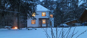 VILLA AM SEE near Berlin - Family home, free canoe, fireplace & lake access!