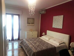 2 bedrooms, desk, iron/ironing board, travel cot