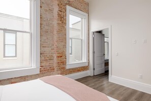 Unclassified image, 3 of 20, button