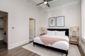 2 bedrooms, iron/ironing board, free WiFi, bed sheets - Celebrate in Luxury in this stunning 2/2! (Pensacola)