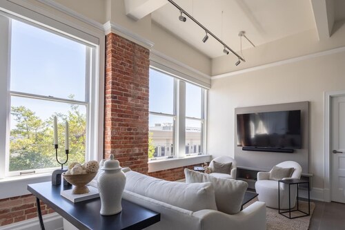 Palafox Oasis at the Brent Lofts