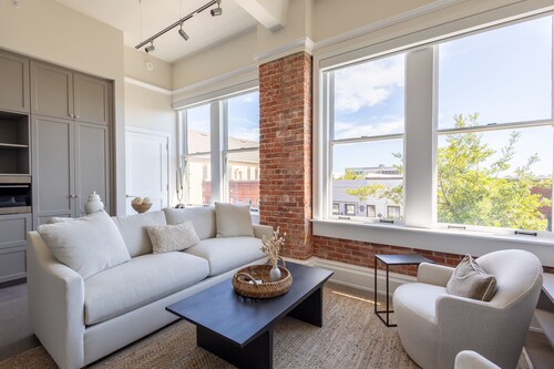 Palafox Oasis at The Brent Lofts