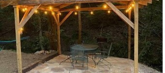 Rustic Cabin Near Lake Ouachita