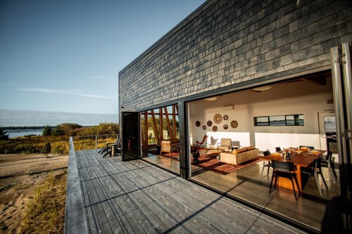 Kamp Haus - Our Kamp Haus cabins are well appointed and cozy within an efficient layout designed for up to 2 guests to stay in comfort.