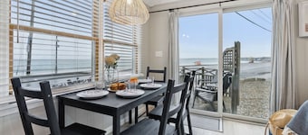 Oceanfront Cottage w/ Deck + Outdoor Shower — Walk to Restaurants