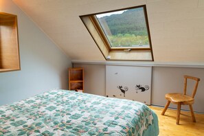 3 bedrooms, iron/ironing board, travel cot, free WiFi - La Maison Bleue 4/6 Personnes (SAINT-ETIENNE-DU-VALDONNEZ)