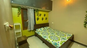 1 bedroom, iron/ironing board, free WiFi, bed sheets