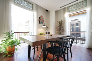 Dining room - Casa Mallet by Wynwood House (Panama City)