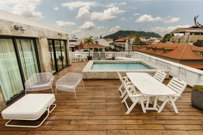Pool auf dem Dach
