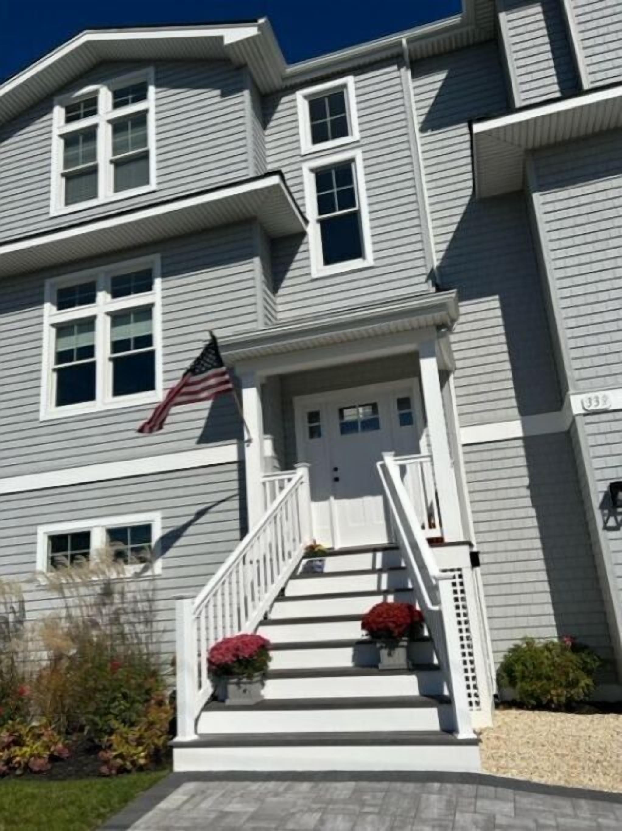 Beautiful all year-round beach home with spectacular sunset / bay view


 
