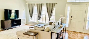 Spacious 3BR home with HEATED POOL in Ocala