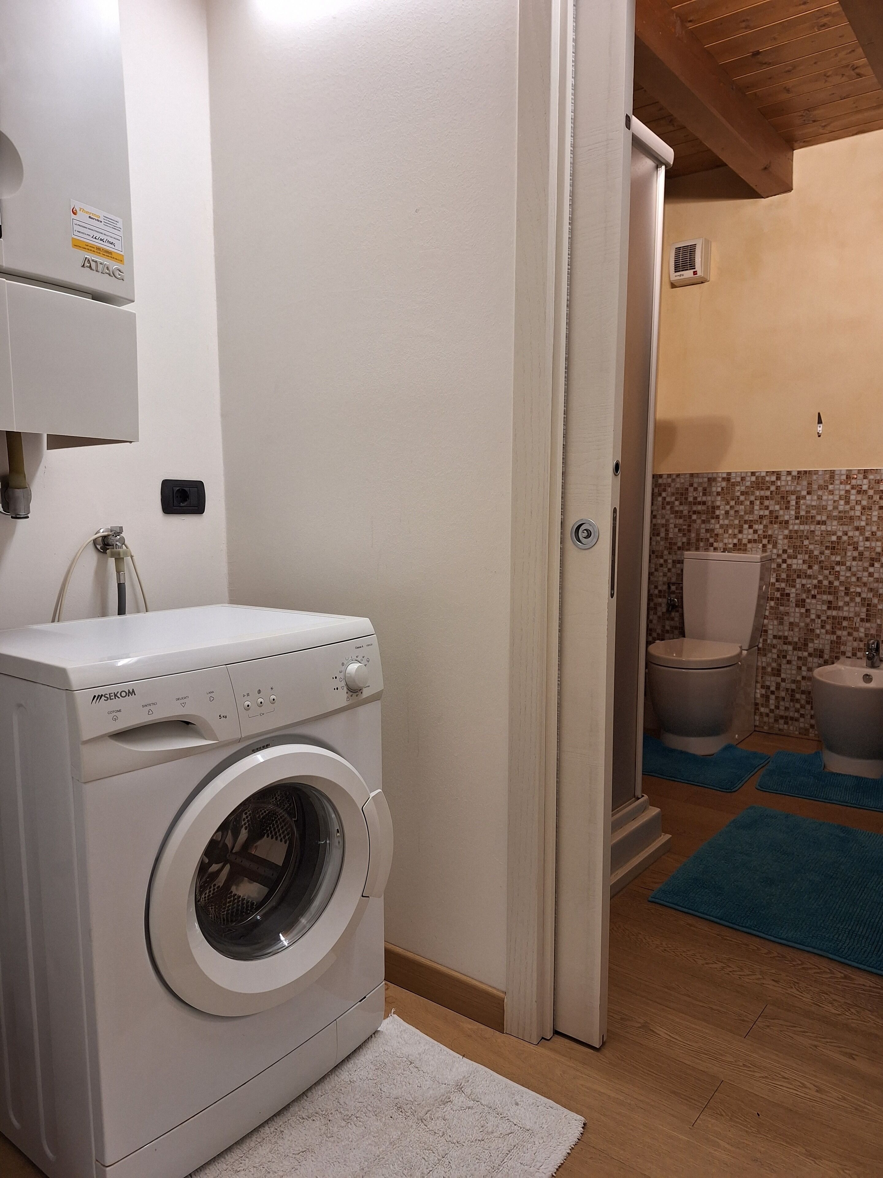 Doccia, asciugacapelli, bidet, asciugamani