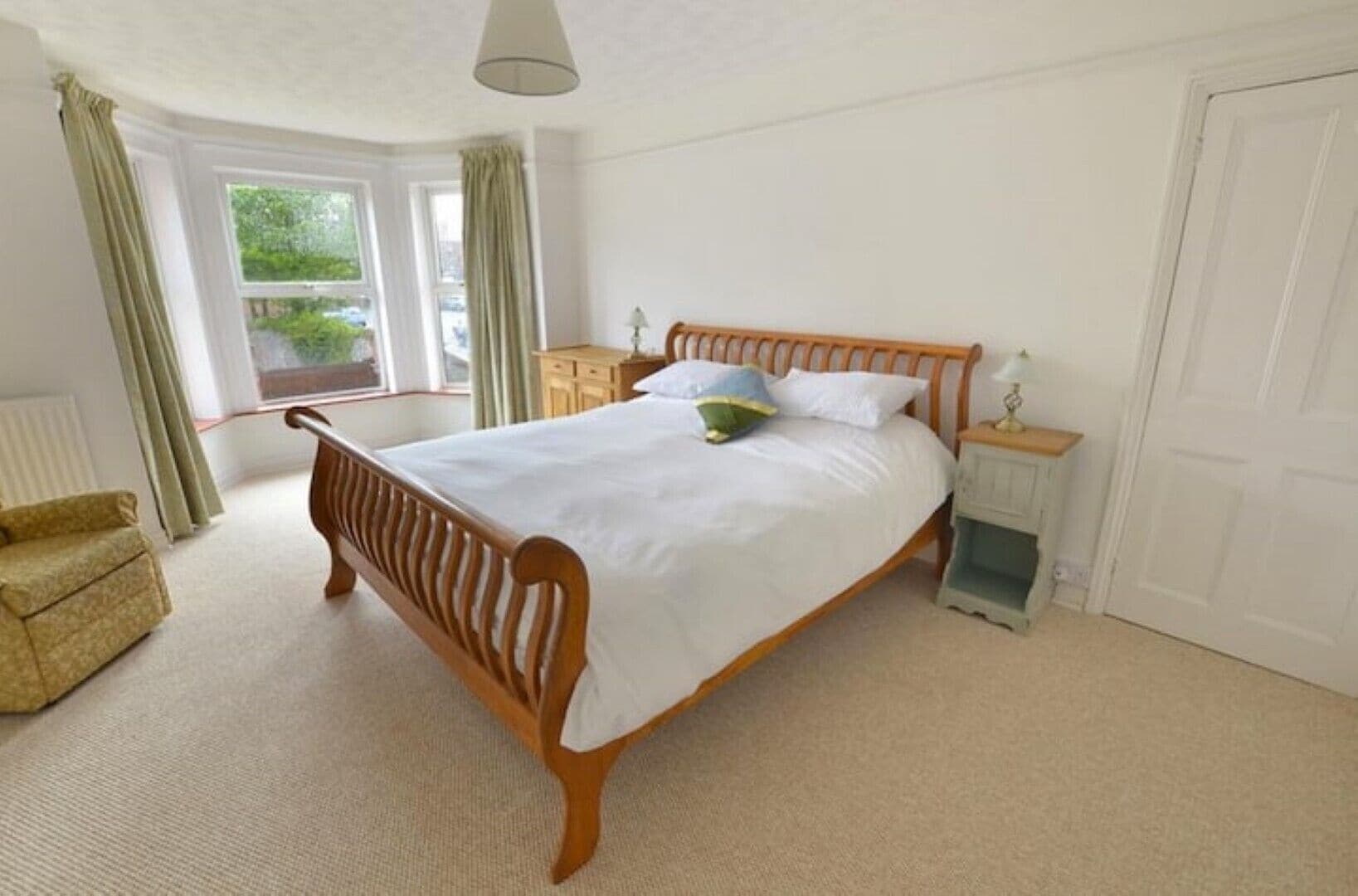 6 bedrooms, iron/ironing board, travel cot, free WiFi