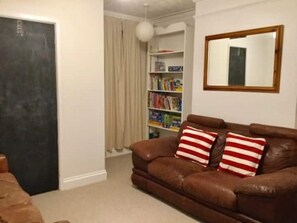 Smart TV, DVD player, books, stereo