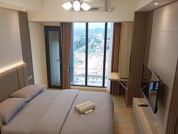 Escritorio, espacio para trabajar con un portátil, wifi gratis