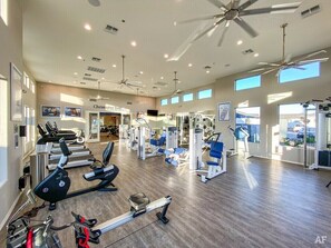 Fitness facility - 2BD+2BTH "Grand Glendale Getaway" (Glendale)