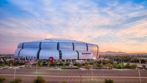 Exterior - 2BD+2BTH "Grand Glendale Getaway" (Glendale)