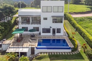 Exterior - Hermosa, Moderna y Confortable Casa en Anapoima (Cundinamarca)
