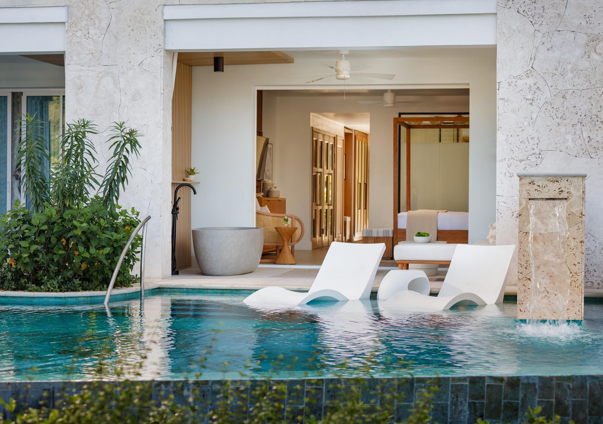 Lady Palm Club Swim-up Suite with Media Room and Patio Tranquility Soaking Tub (1SUP) | View from room