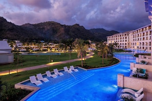 2 kolam renang outdoor