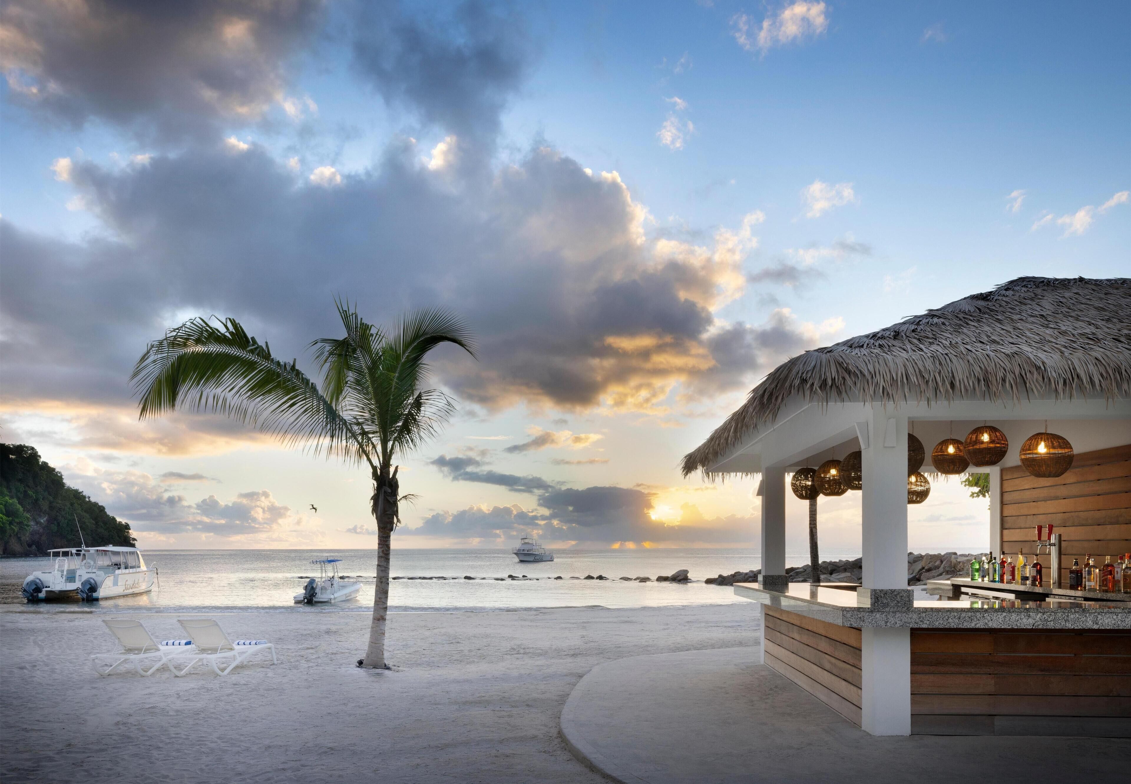 5 bars/lounges