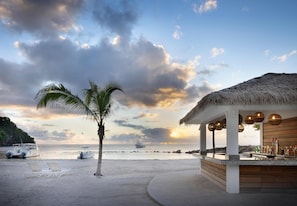 5 bars/lounges - Sandals St. Vincent and the Grenadines  Couples Only (Kingstown)