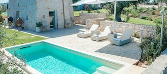 Villa in Ostuni with 5 bedrooms sleeps 14