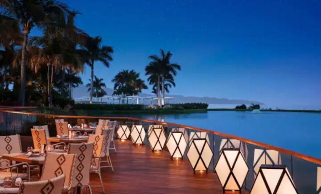 屋外ダイニングエリア