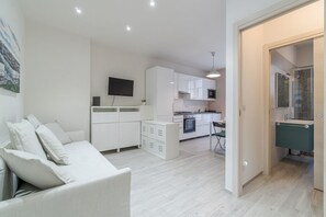 Living area - GuestHost - Crocetta Neighborhood! Spacious Appt x6 (Torino)