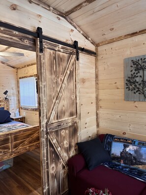 1 室のベッドルーム、WiFi、ベッドシーツ