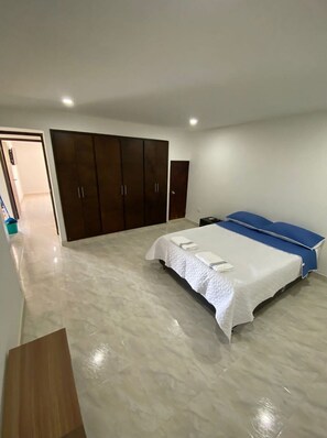 2 habitaciones, tabla de planchar con plancha y wifi 