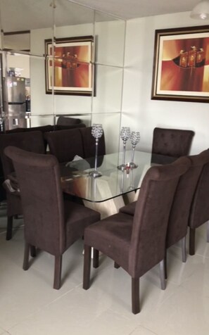Dining - Apartamento en Zona Tranquila con 2 Dormitorios en Condominio La Cruceta (Santiago de Surco)