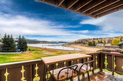 Lakeside One-Bedroom with Balcony/Views! Close to Keystone.