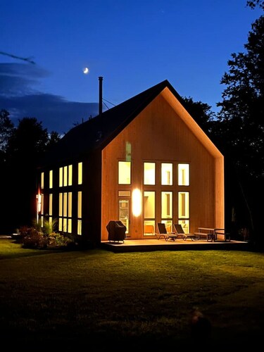 Bethel NY Wellness Retreat w/ Spa Amenities