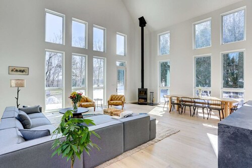 Bethel NY Wellness Retreat w/ Spa Amenities