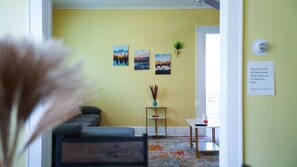 Interior - Cozy Getaway in Bridgeport (Bridgeport)