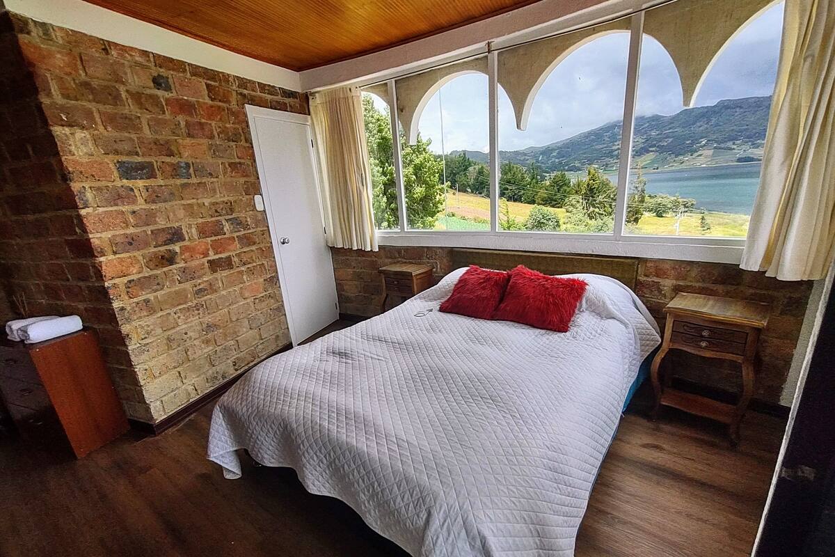 Classic Room, 1 Double Bed, Private Bathroom, Lake View